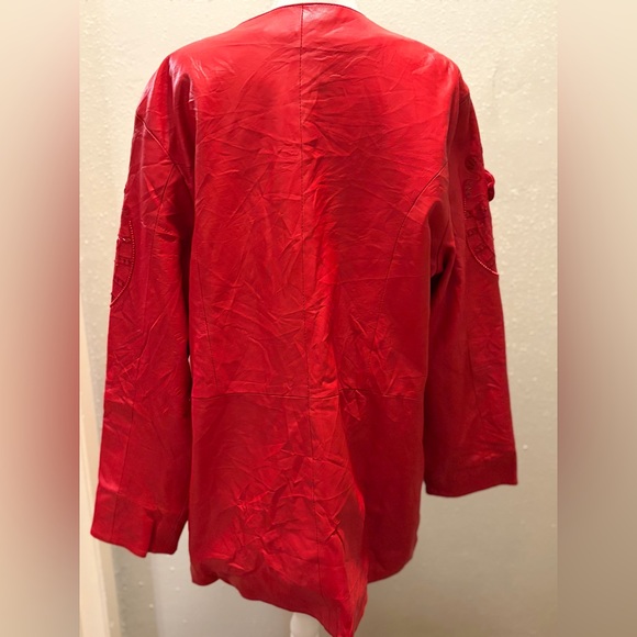 Elegant Red Leather Jacket - Picture 3 of 10